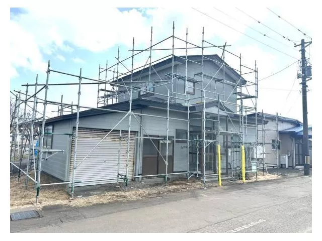 [Open House] Interior and exterior renovations planned / Water facilities replacement / Parking for 2 cars available / Northeast