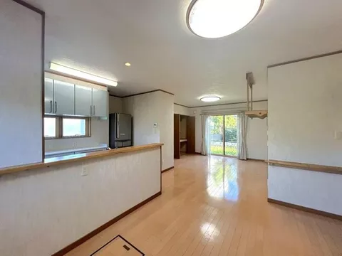 [Open House] Current sale until June 8 / Move-in available within the year / Parking for 3 cars available /
