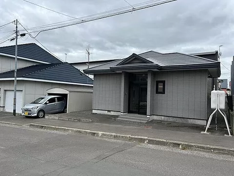 Used single-family home, 32 minutes walk from Kitami Station on the JR Sekihoku Main Line - Image 1