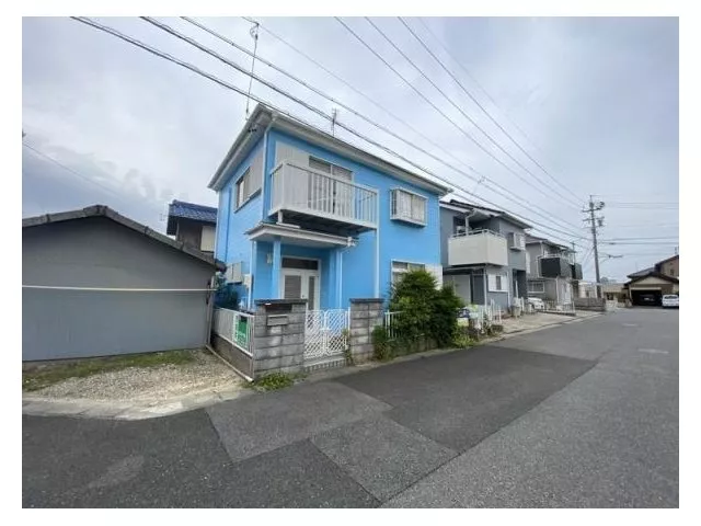 ◆Partially renovated◆Spacious LDK◆Exterior painting completed◆South-facing road◆Close to station◆House with a view of fireworks