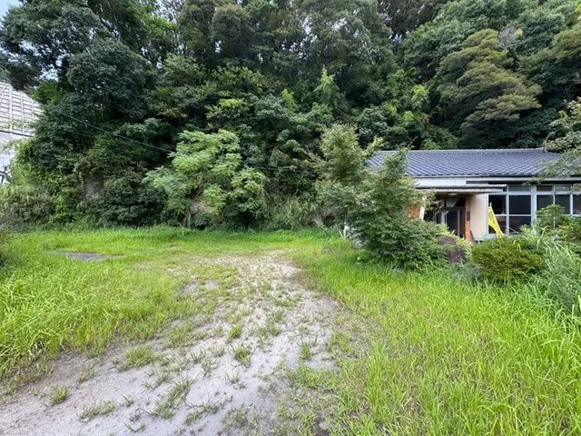 Spacious land with an additional rice field of 3296㎡, a house where you can relax while farming