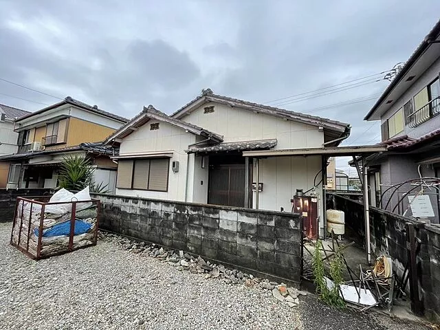 Used single-family home, 22-minute walk from Yoshinari Station on the JR Kōtoku Line