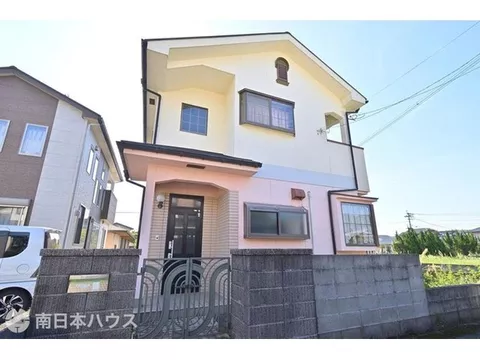 ■ 4LDK with a southern garden ■ 8 minutes on foot to Kiire Elementary School ■ 4 minutes on foot to JR Kiire Station
