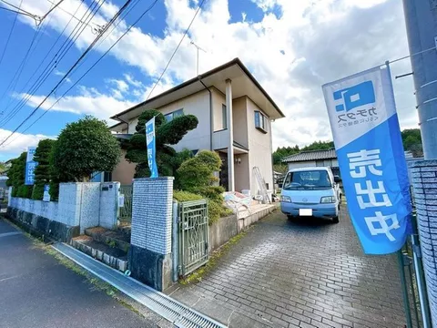 [Open House Held] Under Renovation / New Seismic Standards Compliance / Parking for 3 Cars Available /