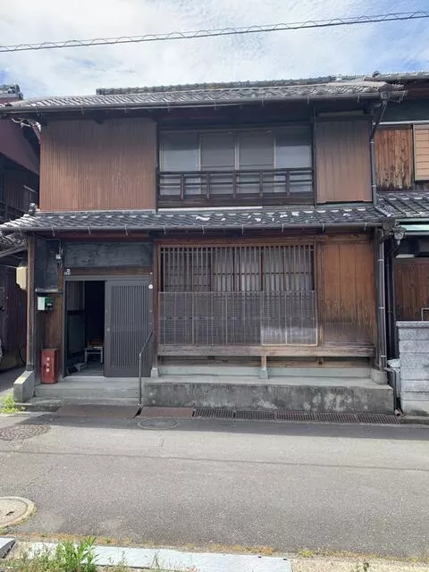 Yokkaichi City, Higashitomita-cho (Tomita Station) 2-story building 5DK