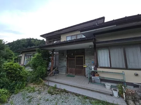 Partially renovated ☆ Land area 214 tsubo ☆ An environment that can be utilized for both leisure and work ☆