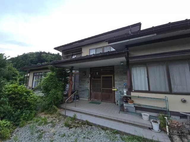 Partially renovated ☆ Land area 214 tsubo ☆ An environment that can be utilized for both leisure and work ☆