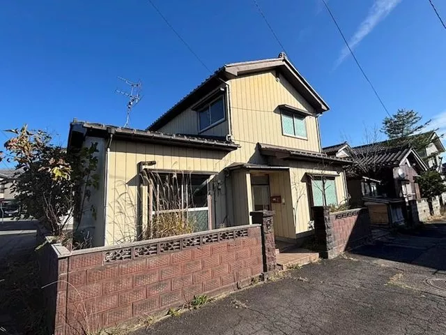 ◆ 6 minutes on foot from Yahagi Station ◆ Southwest corner lot ◆ Good sunlight ◆