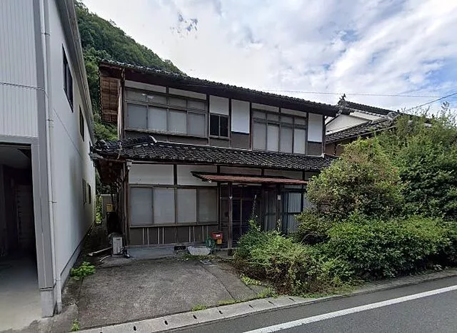 Used single-family home Misaki Town Nishikawa Detached House
