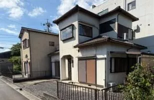 Yokkaichi City Oikecho (Shiohama Station) 2-story 5K