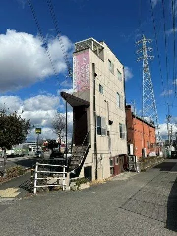Matsuyama City, Yodo Minami 1-chome (Yodo Station) 3-story building 3DK