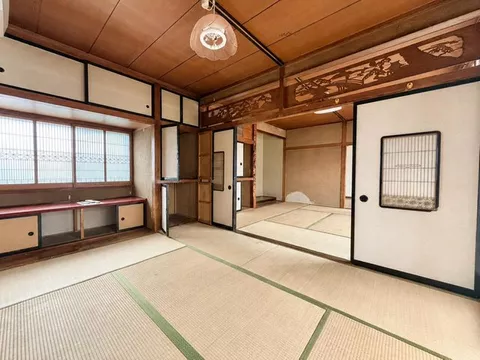 Bathroom, toilet, and washroom renovated! Located in the Chubu and Ryonan area! - Image 3
