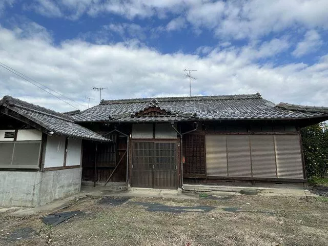 Shikoku Chuo City, Doi Town Fujiwara (Akaboshi Station) Single-story building 3DK