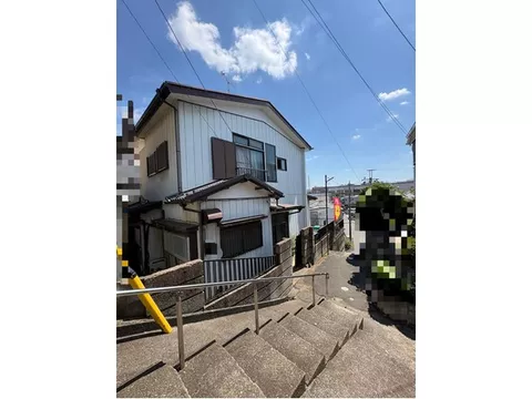 A view with elevation changes visible from home at Terrace Mall Matsudo, with good sunlight exposure.