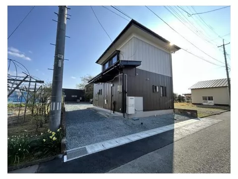 [Open House Held] [Interior and exterior renovations completed] [New water facilities replaced] Garden space available
