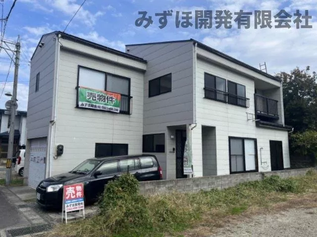 Remodeled property with a garage for a safe and secure place to live in a snowy area! Convenient living environment!