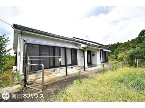 Aibus / Shimo-Naoki bus stop, 3 minutes on foot, 4DK, in good condition, south-facing single-story house