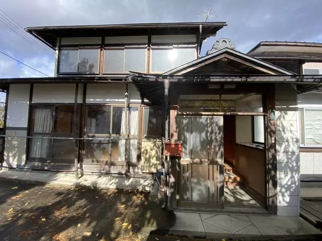 Sakata City, Iikura (Sakata Station) 2-story building 8DK