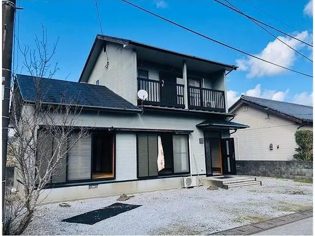 Parking for 3 or more cars, land over 50 tsubo, south-facing, facing a south road, quiet residential area, Japanese-style room, garden