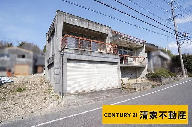 Used single-family home, JR Chuo Main Line Tajimi Station, 11 minutes by bus, get off at Tohtetsu Bus "Ichinokura," 8 minutes on foot