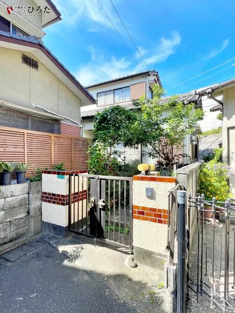Kitakyushu City, Yahatanishi Ward, Hagiwara 2-chome (Hagiwara Station), 2-story building, 5DK