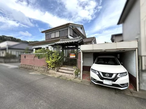 Close to the sea! Close to the station! Corner lot! Japanese house