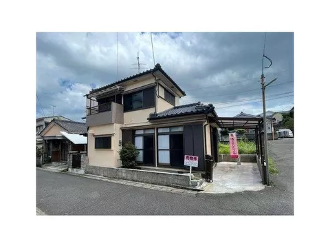 ☆About 480 m to Family Restaurant Hikari-tei Sakamoto Tamari Store・4DK on a corner lot!