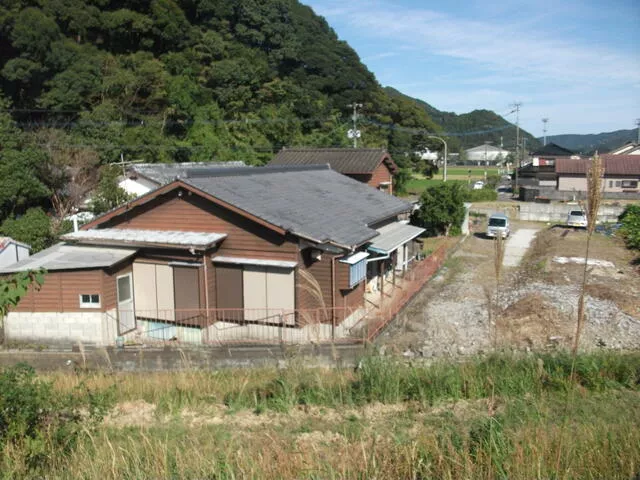 Saiki City Oaza Nagahase (Saiki Station) 2-story building 6DK