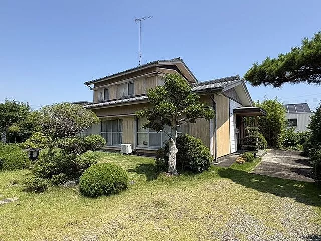 Used single-family home, Takarada-cho Kawahara, used house.