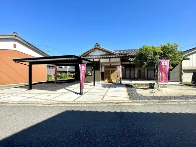 A renovated Japanese-style single-story house with a spacious 5DK! A garden that allows you to enjoy hobbies and home gardening is a charm.