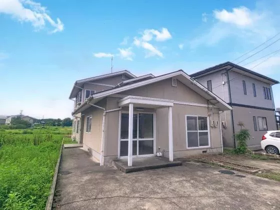 2-story building 8DK, Hakomiya Town (Doubashi Station), Kaga City