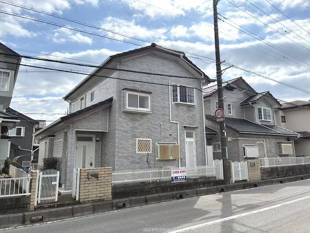 An all-electric house located in a quiet residential area with a calm atmosphere!