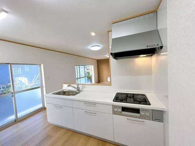 [Open House] Interior and exterior renovations in progress / Earthquake reinforcement work / Water area replacement / Parking for 3 cars available /