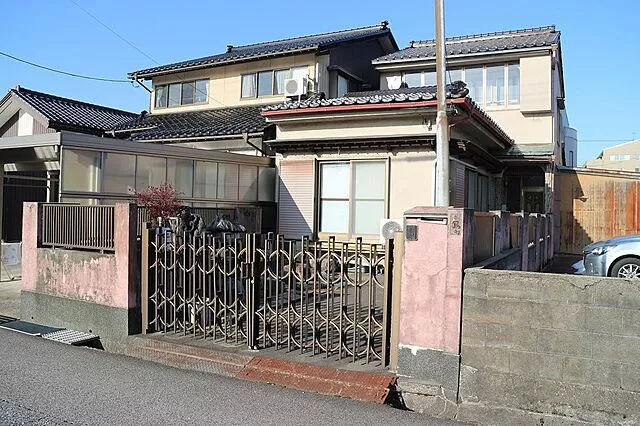 Used single-family home, Awara Town, Used house
