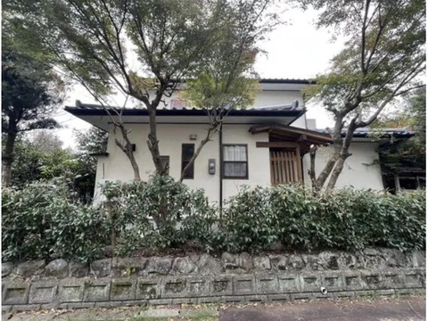 A peaceful engawa that makes you want to lie down. A warm place that makes you look forward to coming home…