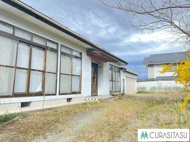 Popular single-story detached house☆ Spacious land of approximately 121 tsubo☆ With garage☆