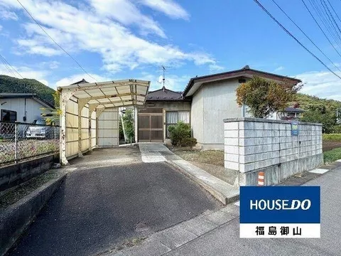 A single-story house in a prime location, 850 m to "Michi no Eki Fukushima," available for viewing
