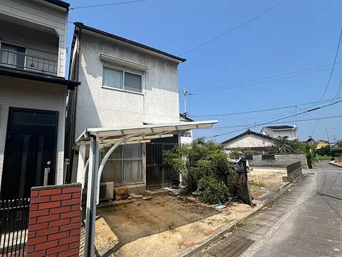Used single-family home, 33 minutes on foot from JR Yosan Line Marugame Station