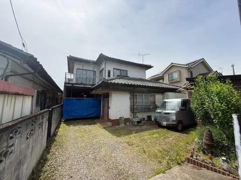 ◆ Equipped with lighting fixtures ◆ Family-oriented ◆ Carport ◆ Land over 60 tsubo ◆ Open kitchen