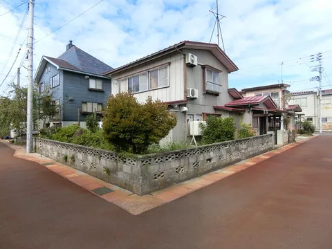 Joetsu City, Minamitakada Town (Minamitakada Station) 2-story building 6DK