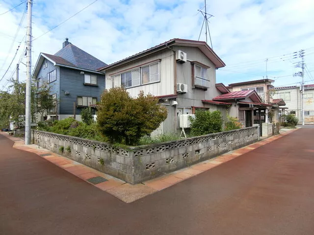 Joetsu City, Minamitakada Town (Minamitakada Station) 2-story building 6DK
