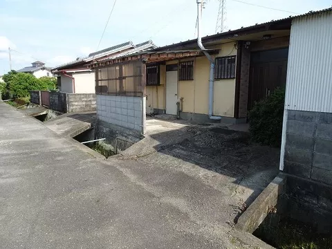 Komatsushima-shi, Komatsushima-cho Aza-Nankai (Minami-Komatsushima Sta.) Single-story building, 5DK

900,000 yen