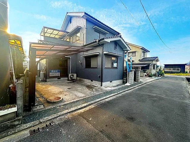 Used single-family home in Matsuyama City Nakanishigai