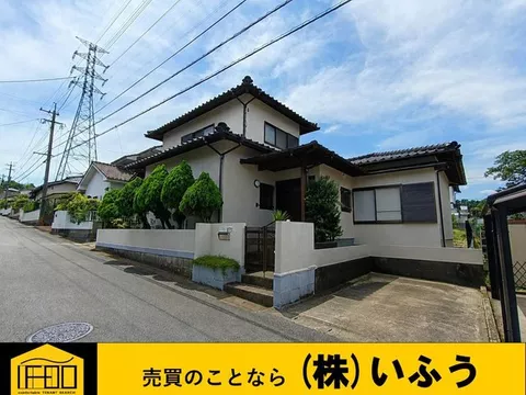Located in a quiet residential area, with parking for 3 cars,安心 during guest visits◎ Spacious 4LDK layout