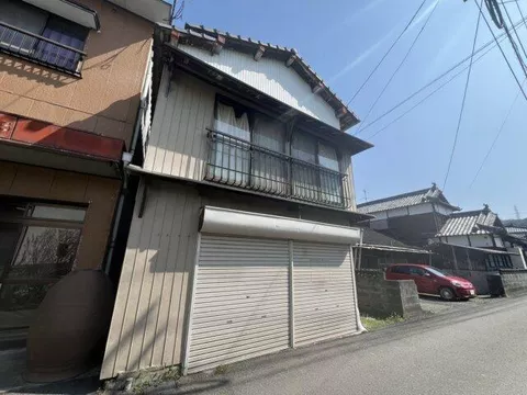 2F 4DK in Myoumi-cho, Yatsushiro-city (Yatsushiro Sta.)

1.5 million yen