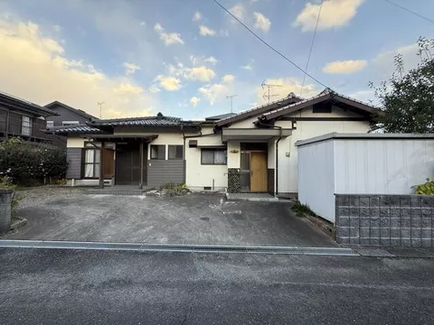 Kanzaki-gun Yoshinogari-cho Omagari (Yoshinogari Park Station) single-story building 5LDK