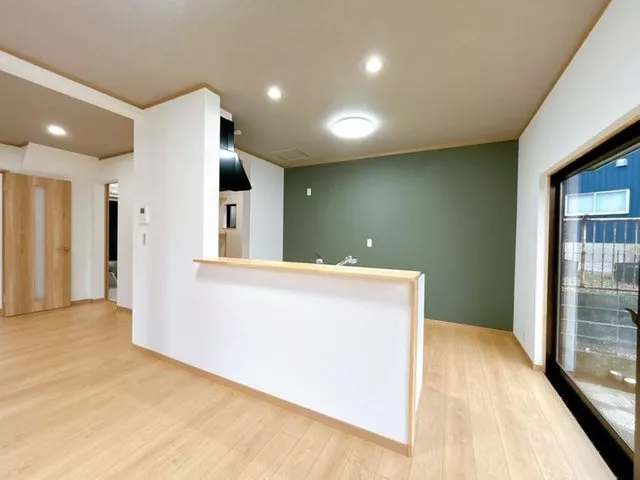 [Open House] Renovated interior and exterior / New earthquake resistance compliance / Water facilities replaced / Parking for 3 cars available