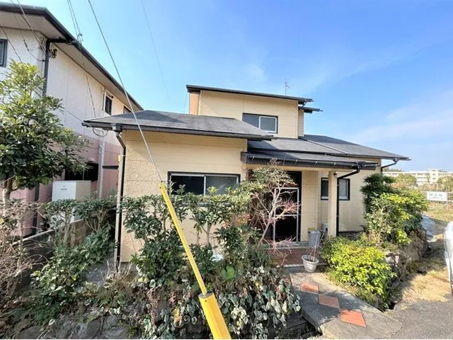 It is a 5-minute drive to the delicious food market and Yume Mart Kitsuami. The adjacent land is also for sale separately.