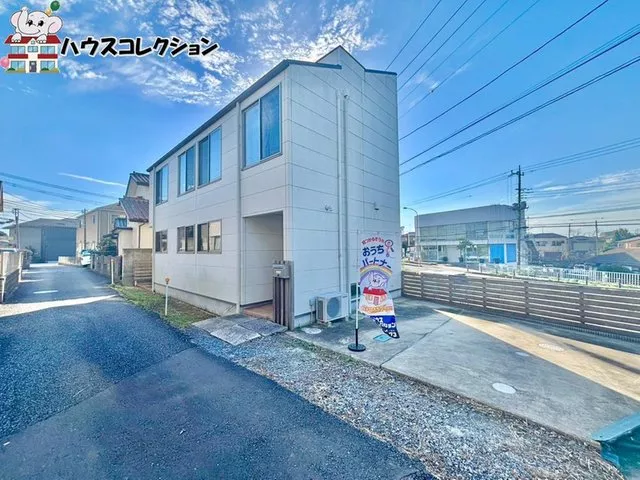 About a 14-minute walk from the first train station, convenient for commuting while sitting, great view from the rooftop balcony.