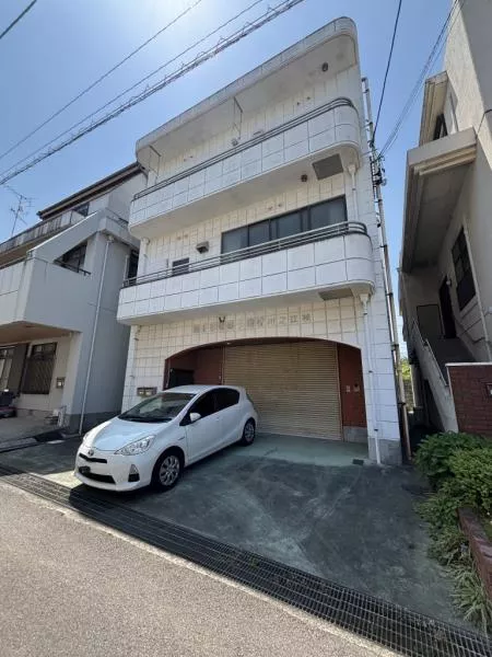 Shikoku Chuo City, Kawanoe Town (Kawanoe Station) 3-story building 2LDK